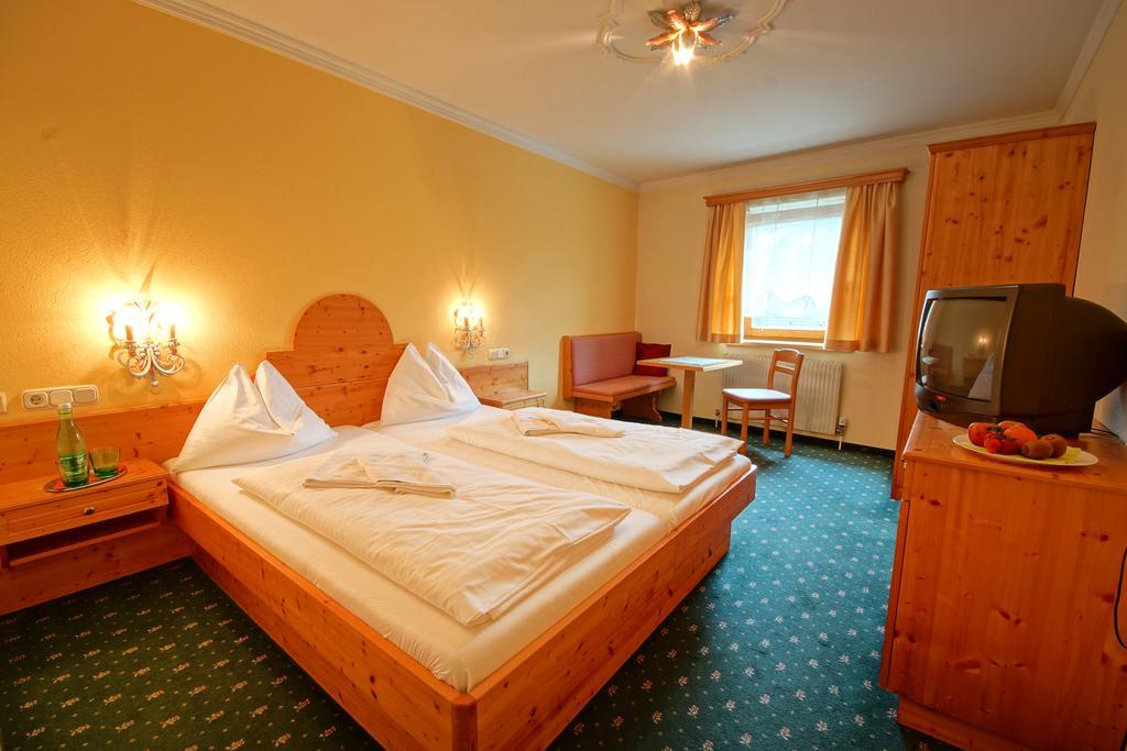 Hotel Restaurant Das Roessl 윈디슈가르스텐 객실 사진