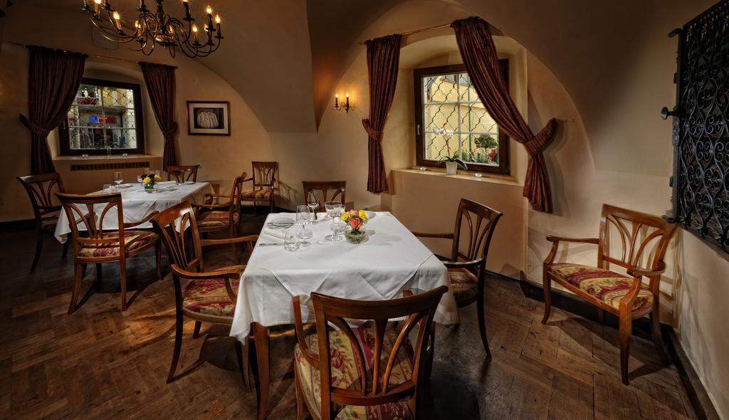 Hotel Restaurant Das Roessl 윈디슈가르스텐 외부 사진