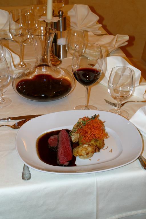 Hotel Restaurant Das Roessl 윈디슈가르스텐 외부 사진